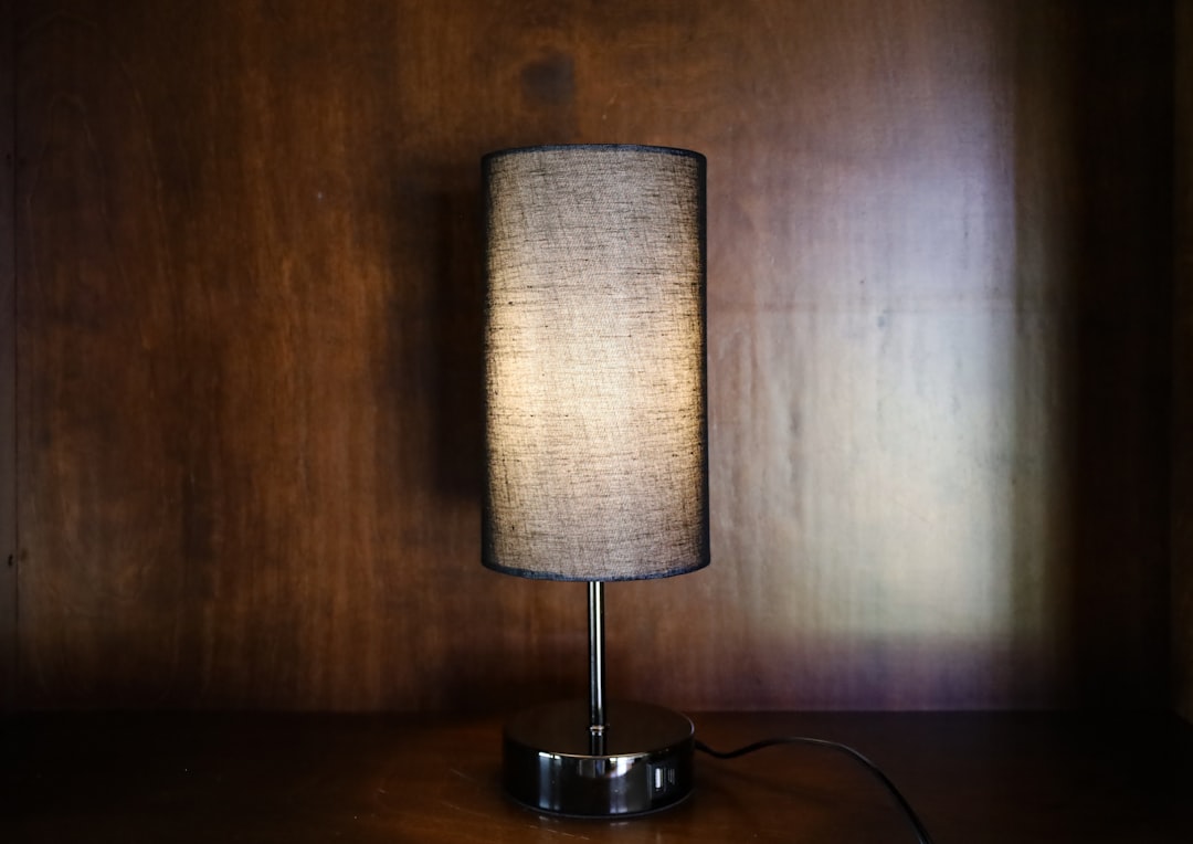 Photo portable table lamp